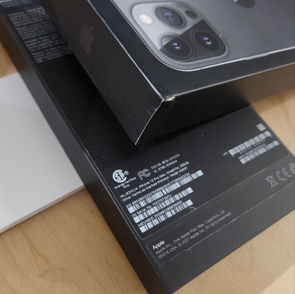 Box only - iPhone 13 box - Picture 3 of 3